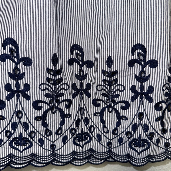 Time And Tru Embroidered 3/4 Sleeve Top Womens Blue Navy Size S Off The Shoulder - Picture 2 of 9